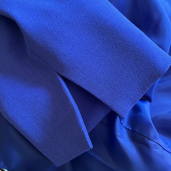 Blue jacket. - Picture 17 of 17